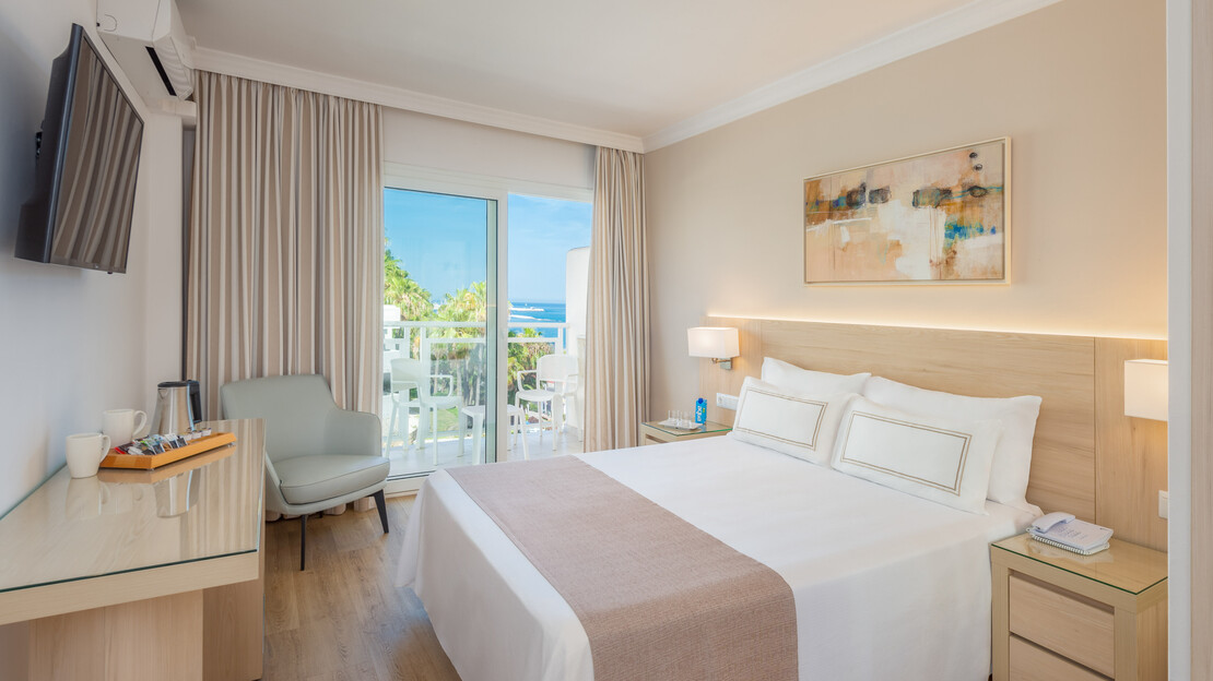 Standard Room Side Sea View 